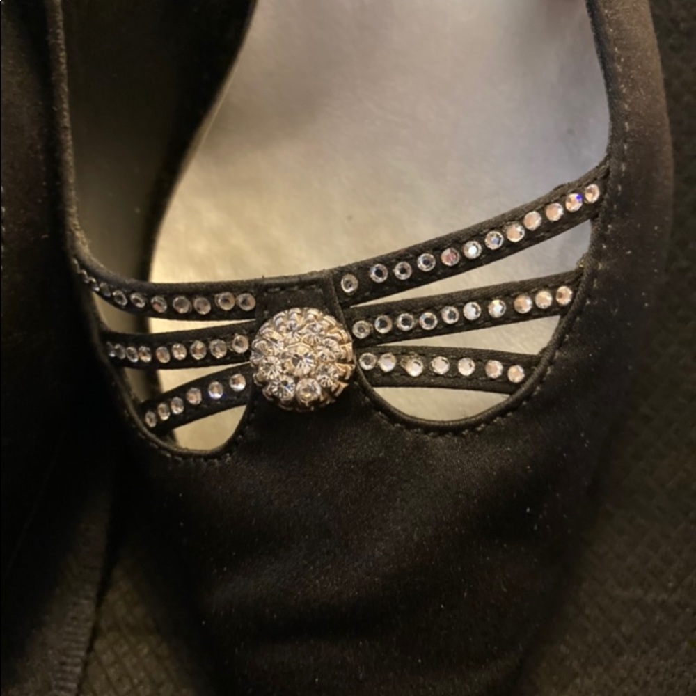 Mootsie’s Tootsie’s black satin stiletto. EUC 8